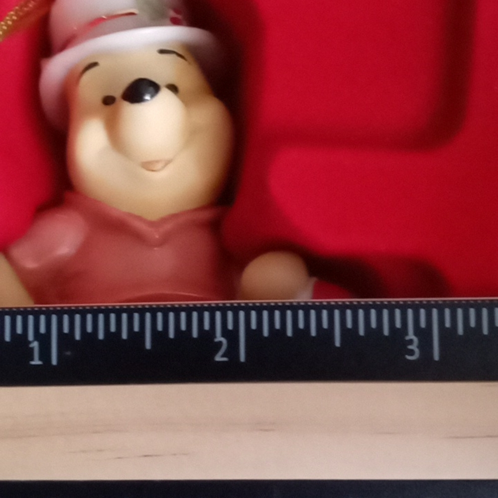 DISNEY AND LENOX CHRISTMAS CHEER POOH ORNAMENT - Picture 12 of 12